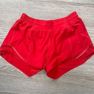 Lululemon Hotty Hot Low-Rise short, size 8